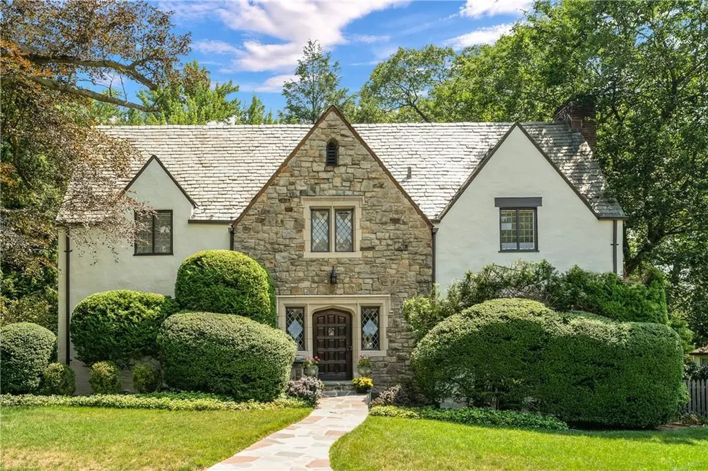 8 Villa Lane Larchmont NY 10538
