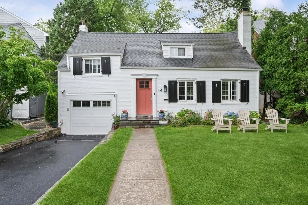14 E Brookside Drive Larchmont NY 10538