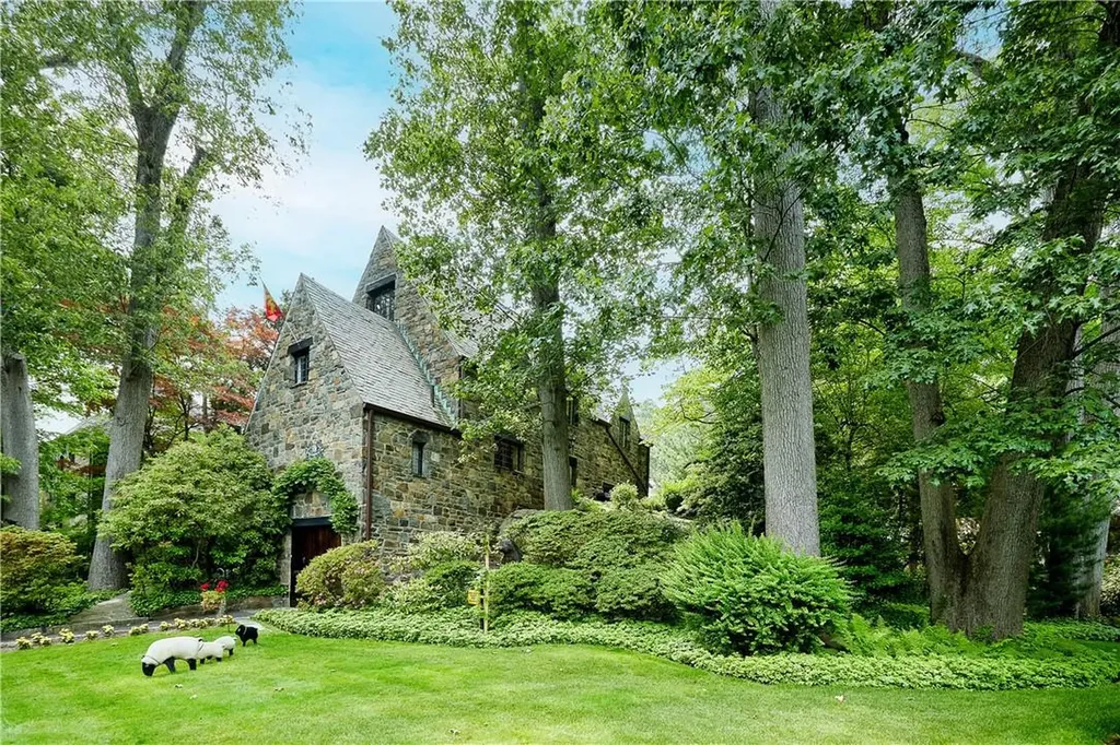 24 Mercer Avenue Hartsdale NY 10530