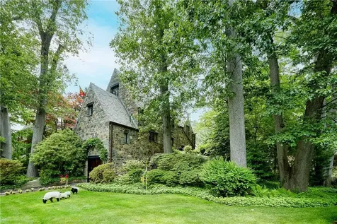 24 Mercer Avenue Hartsdale NY 10530