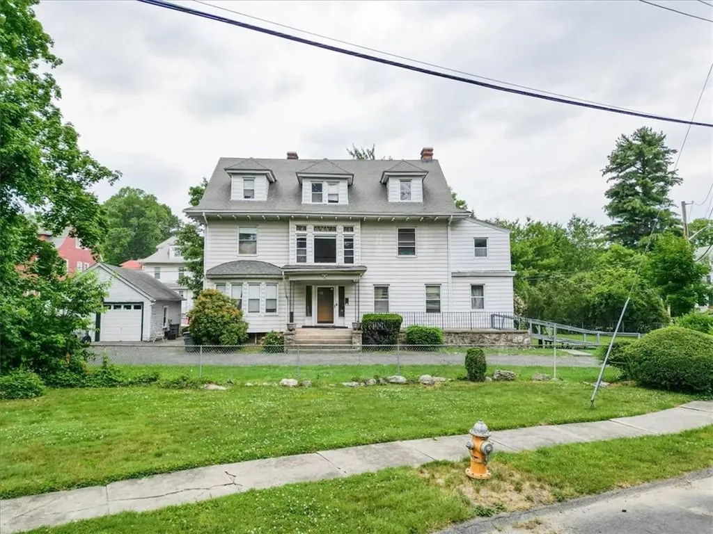 88 The Serpentine New Rochelle NY 10801
