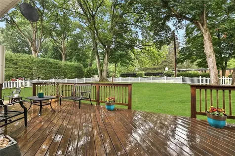 10 Crestwood Drive New City NY 10956