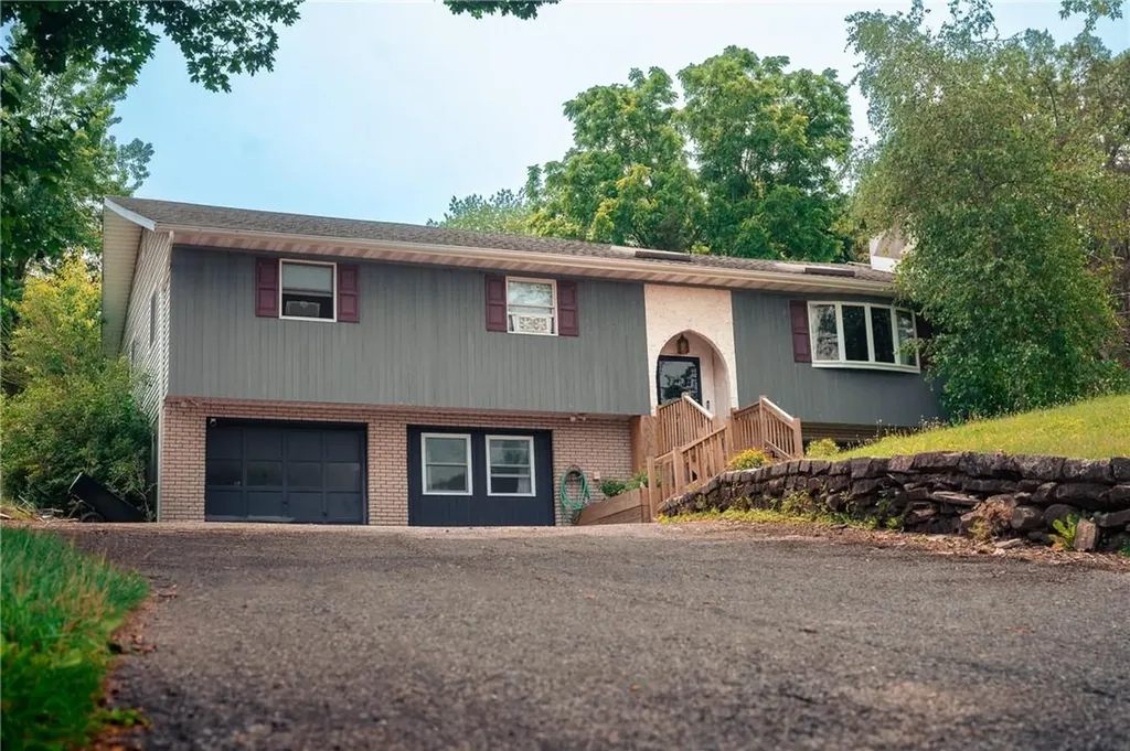 8 Arden Lane Poughkeepsie NY 12603