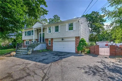 11 Old Farm Road Scarsdale NY 10583