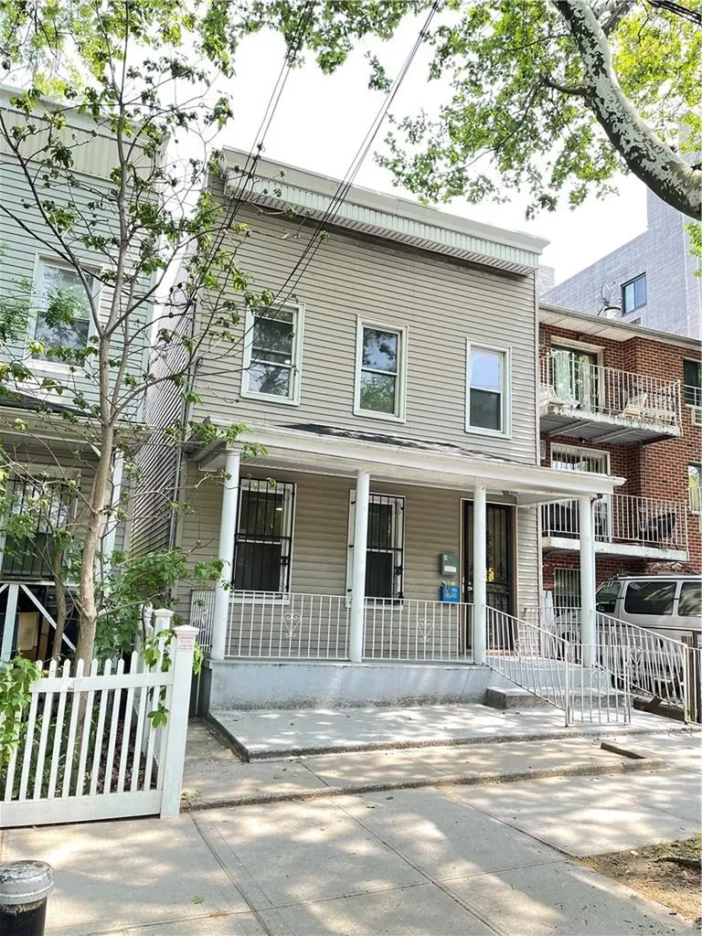 3216 Bronx Boulevard Bronx NY 10467