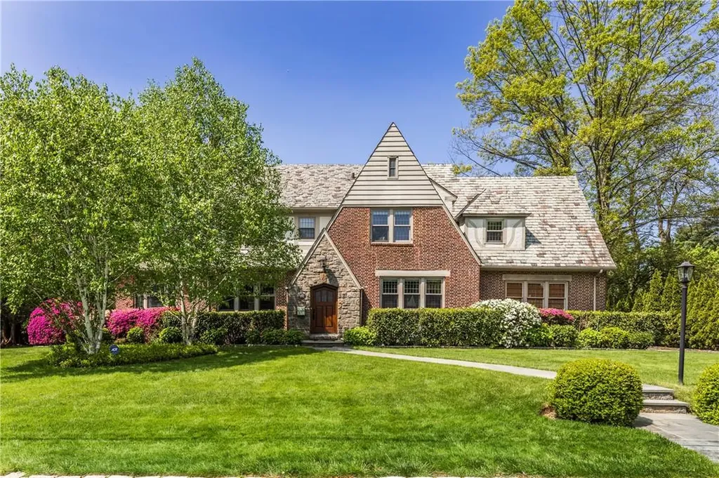 82 Brookfield Road Mount Vernon NY 10552