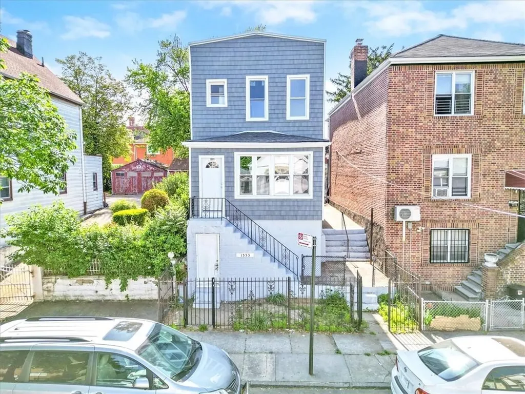 1333 Thieriot Avenue Bronx NY 10472