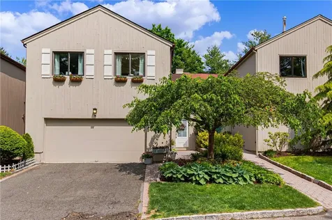 102 Fairway Green Mamaroneck NY 10543