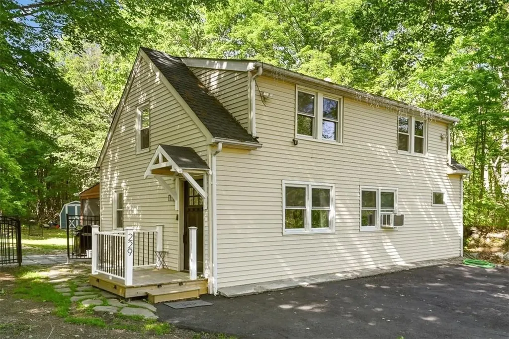 229 East Road Wallkill NY 12589