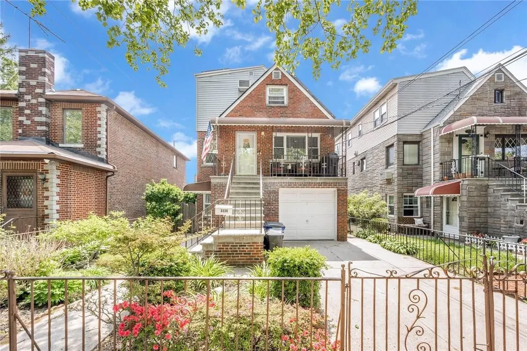 3226 Rawlins Avenue Bronx NY 10465