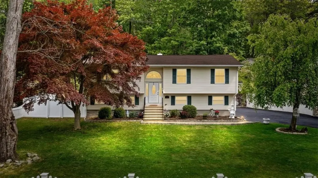 58 Aqueduct Road Garrison NY 10524