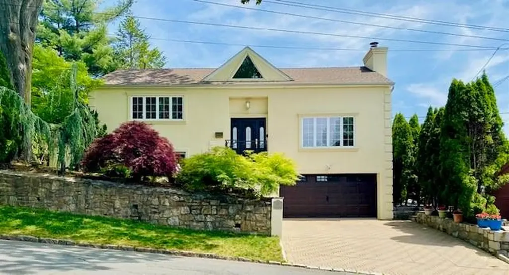 114 Bell Road Scarsdale NY 10583