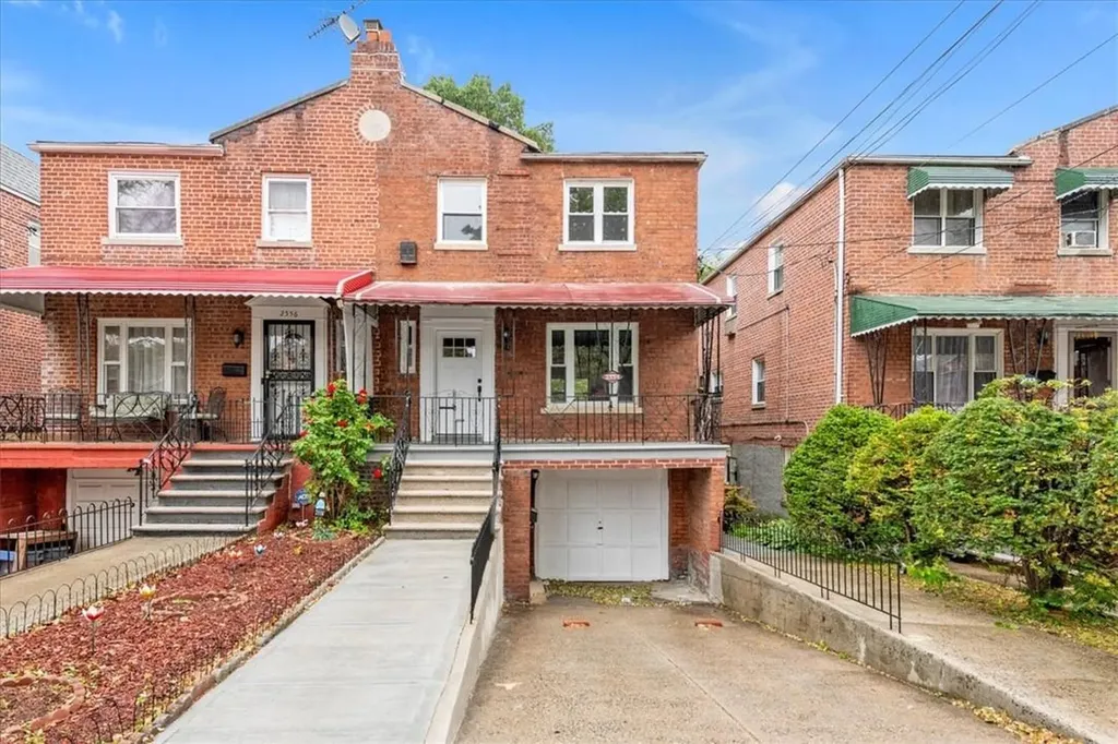 2554 Fish Avenue Bronx NY 10469