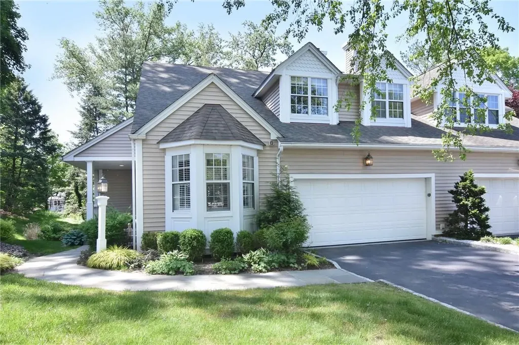 15 Pondview Lane Yonkers NY 10710