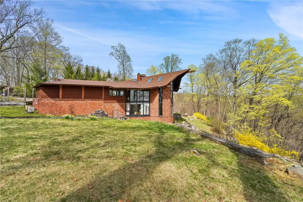 7 Hunter Drive Armonk NY 10504