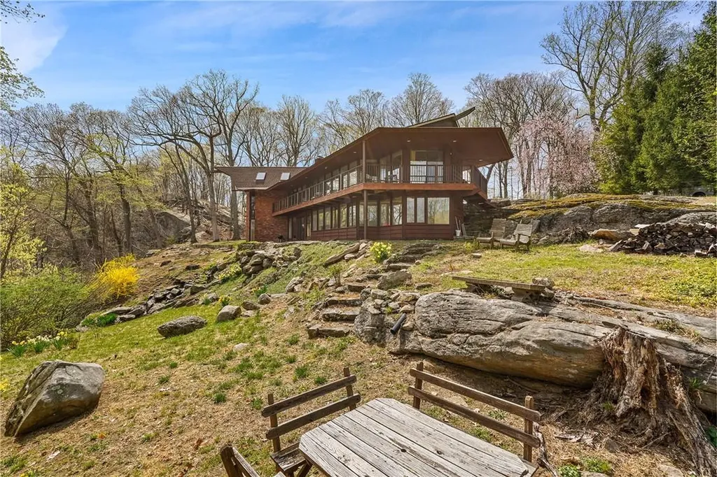 7 Hunter Drive Armonk NY 10504