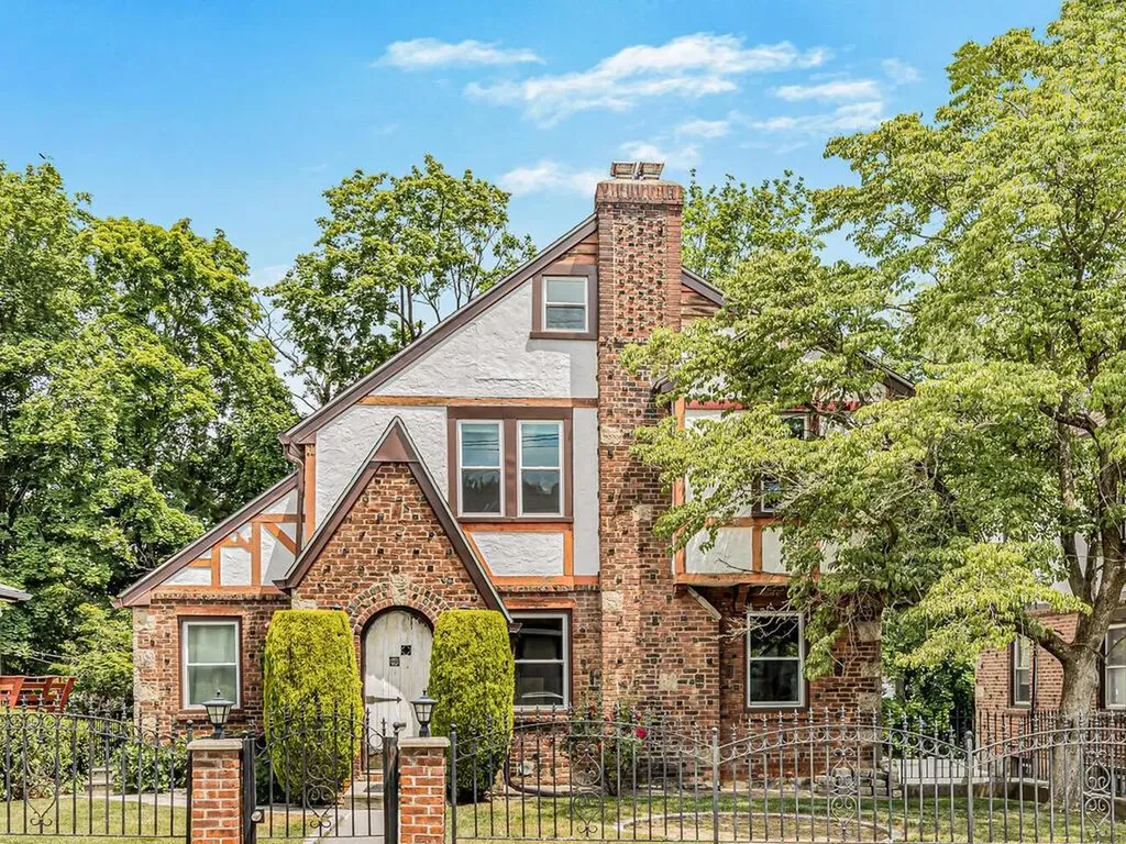 119 Morsemere Avenue Yonkers NY 10703