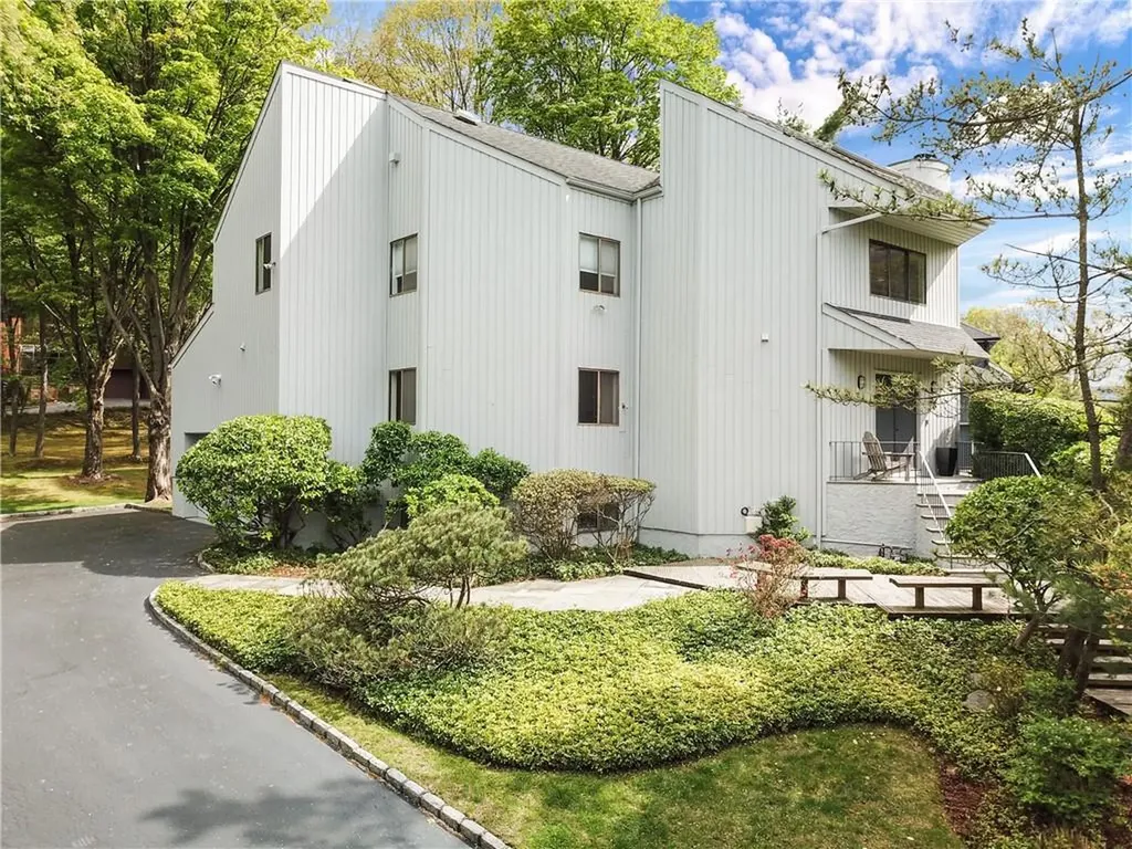 23 Hidden Glen Road Scarsdale NY 10583