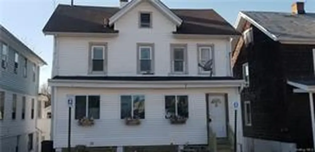 11 Bonnell Place Middletown NY 10940