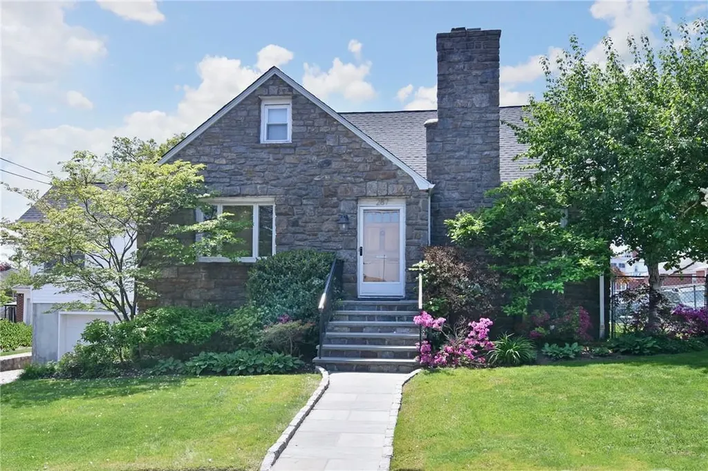 287 Hayward Street Yonkers NY 10704