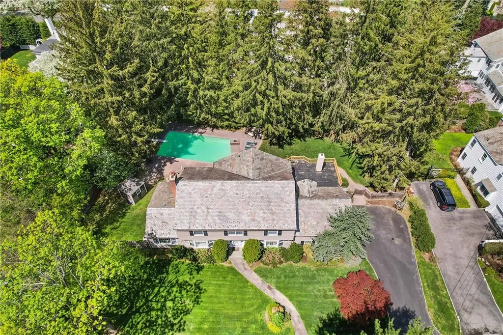 8 Paddington Circle Bronxville NY 10708