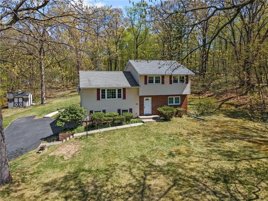 405 Strawridge Road Wallkill NY 12589