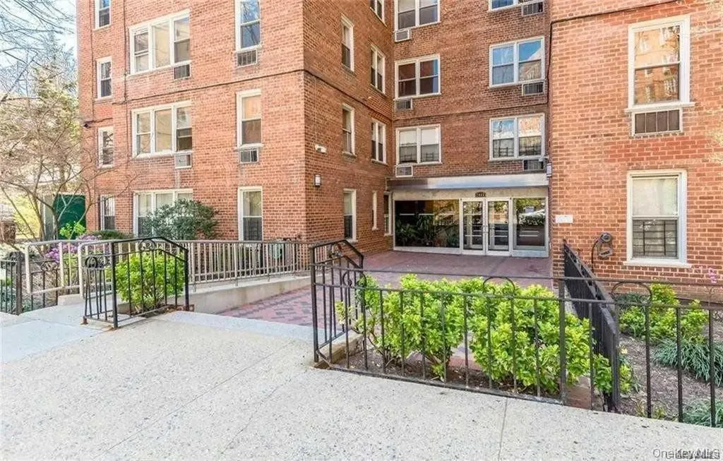 2465 Palisade Avenue Bronx NY 10463
