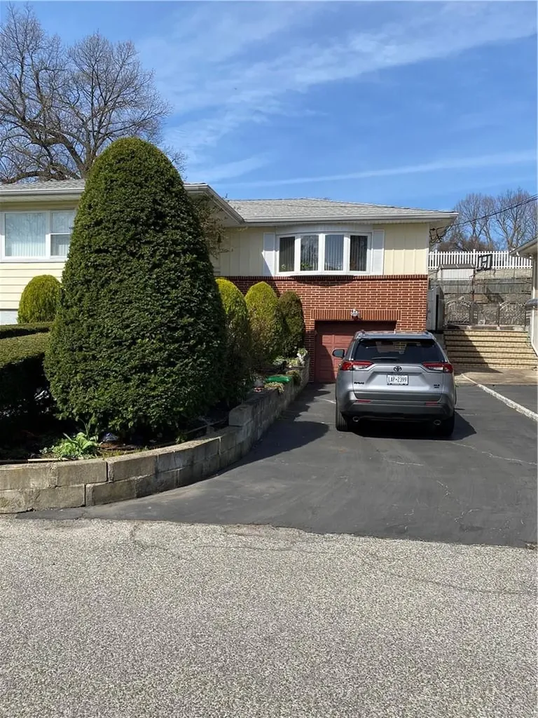 113 Aka 115 Alder Street Yonkers NY 10705