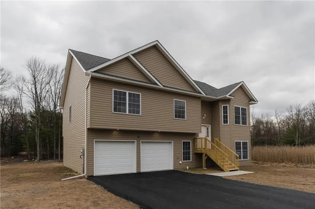 12 Picadilly Circle Rock Hill NY 12775