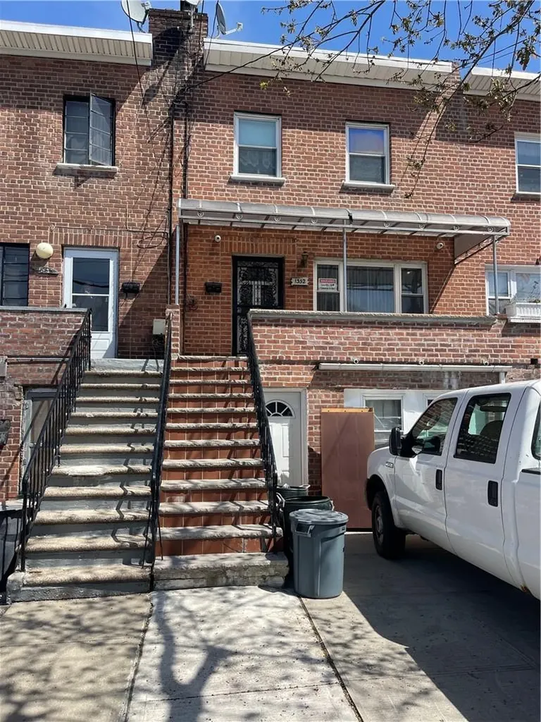 1352 Balcom Avenue Bronx NY 10461