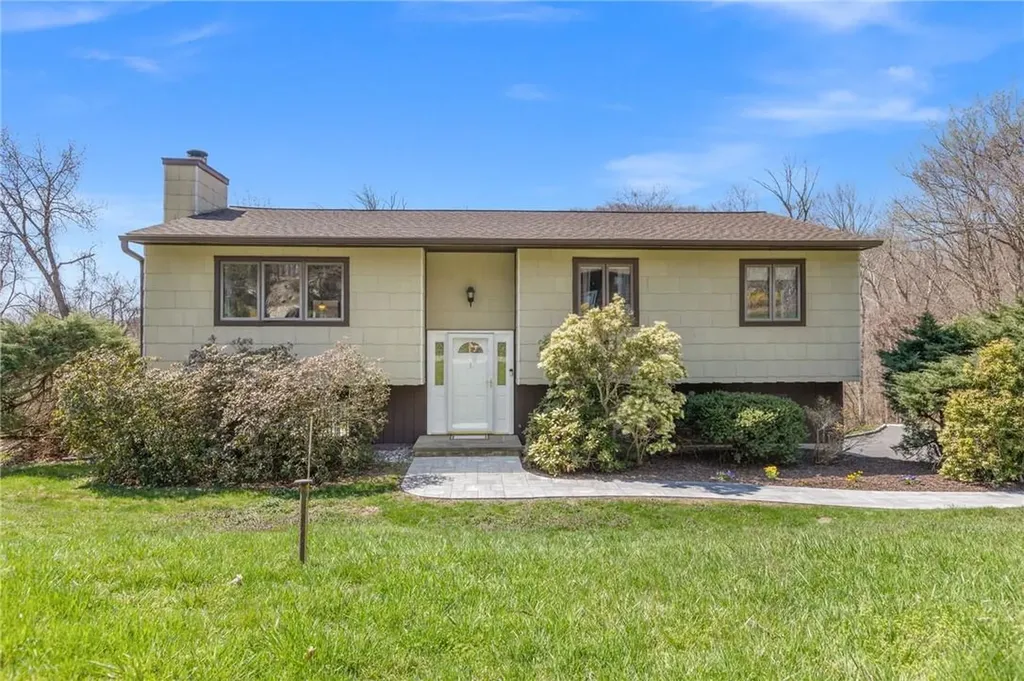 9 Spring Knolls Road Brewster NY 10509