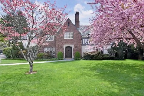 10 White Plains Road Bronxville NY 10708