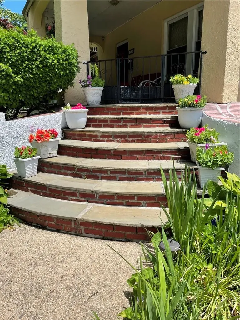 386 Park Hill Avenue Yonkers NY 10705