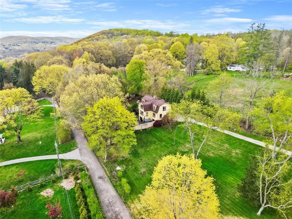 153 S Quaker Hill Road Patterson NY 12563