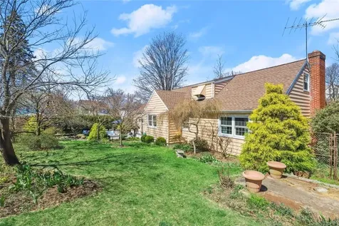4 Greyrock Road N Port Chester NY 10573