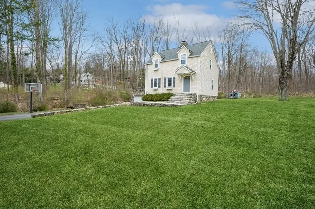 6 Juniper Drive Mahopac NY 10541