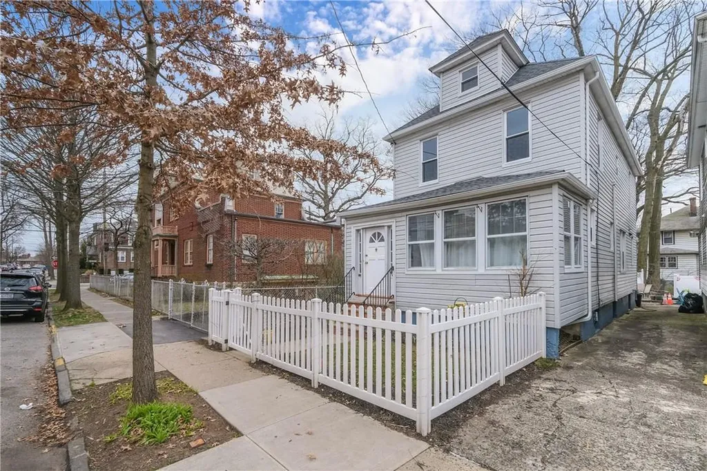 346 E 238th Street Bronx NY 10470