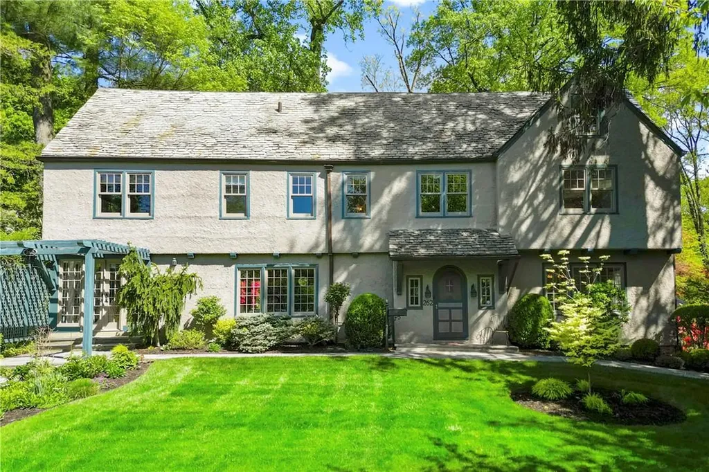 262 Beechmont Drive New Rochelle NY 10804