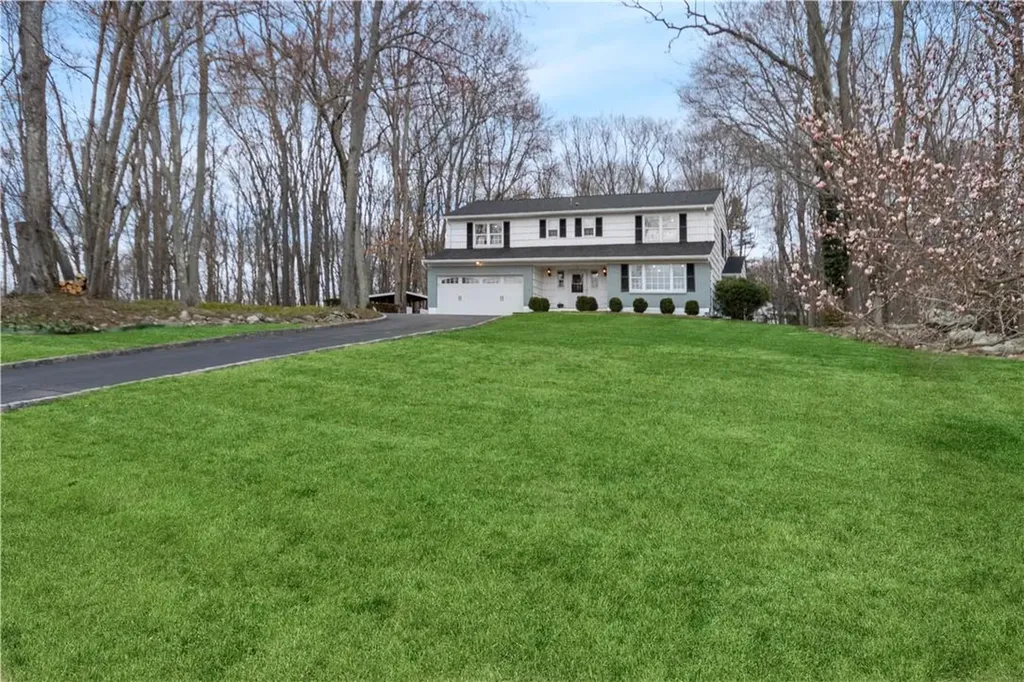 8 Lalli Drive Katonah NY 10536