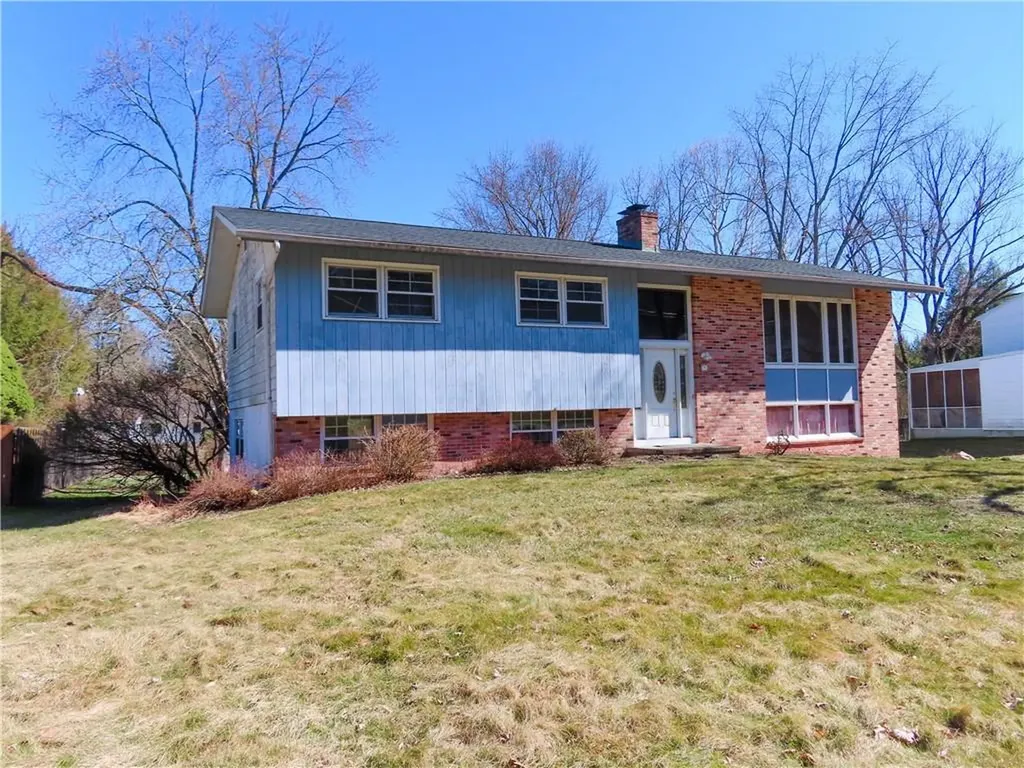9 Manor Way Poughkeepsie NY 12603