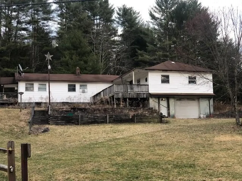 16 Dailey Road Cochecton NY 12726