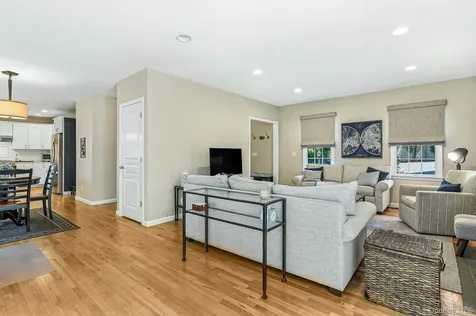 70 Orchard Place Thornwood NY 10594