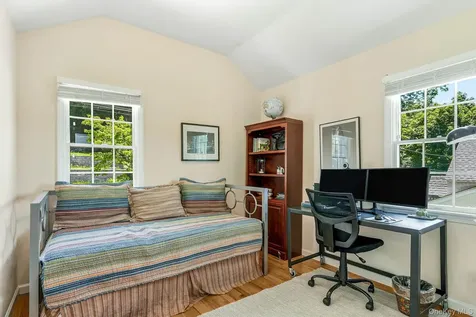 70 Orchard Place Thornwood NY 10594