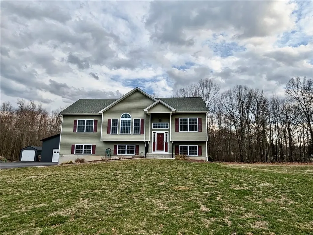 35 Van Wyck Court Wallkill NY 12589