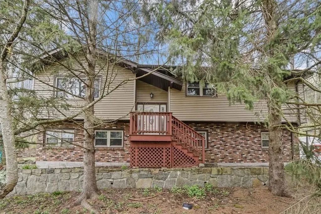 195 Canopus Hollow Road Putnam Valley NY 10579
