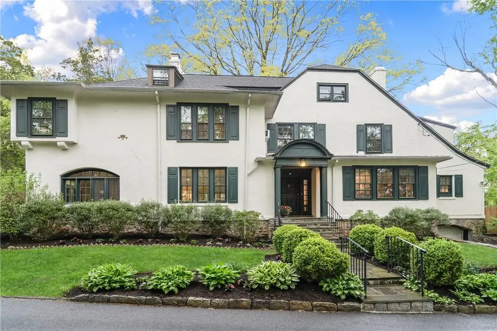24 Roxbury Road Scarsdale NY 10583