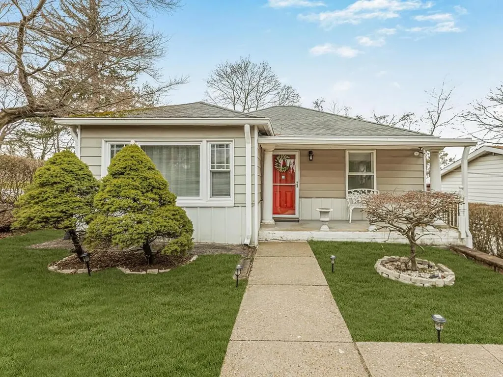 6 S Montgomery Avenue Elmsford NY 10523