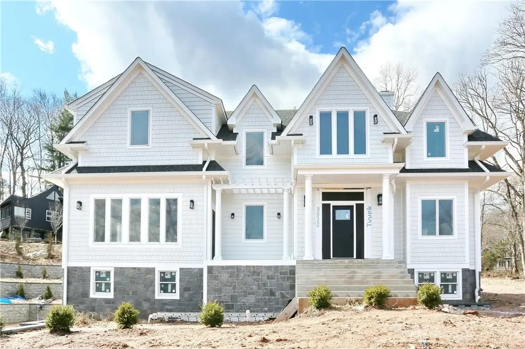 191 Mcnamara Road Spring Valley NY 10977