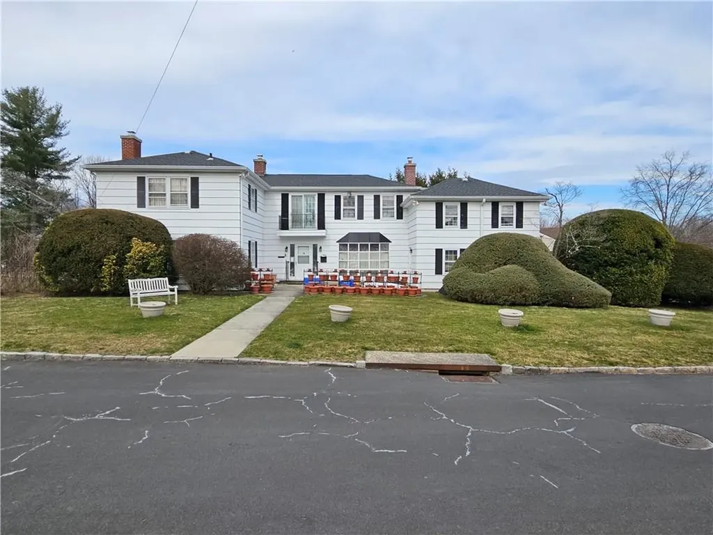 8 Ria Drive White Plains NY 10605