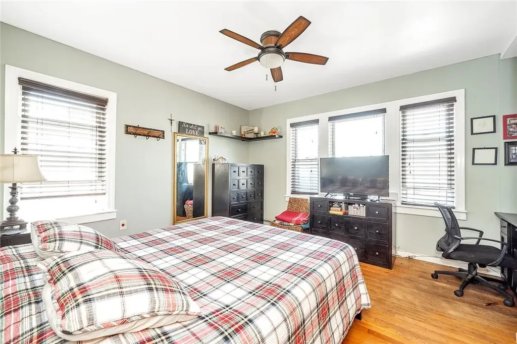 1920 Tomlinson Avenue Bronx NY 10461